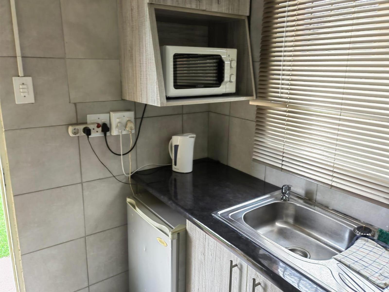 Sibahlenomhlambi Guesthouse Springs  Habitación foto